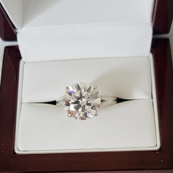 New 4ct Certified Moissanite Diamond Ring, Size 7 - Picture 4 of 11